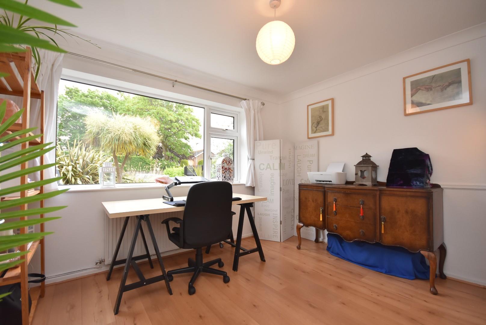 6 Rowan Close, Penarth, CF64 5BU